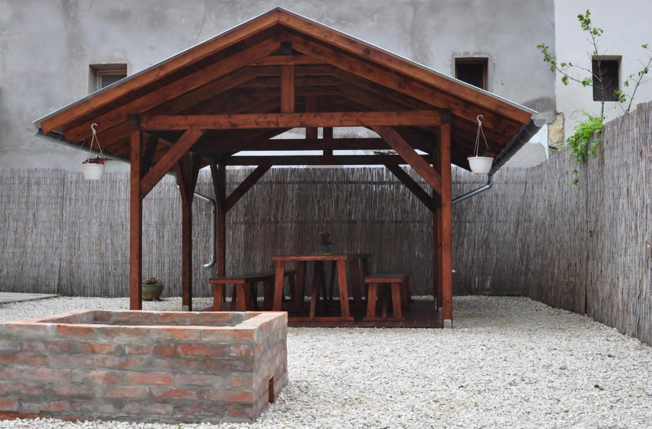 Csongradi Vendegvaro Apartmanok, Szarka Haz 外观 照片