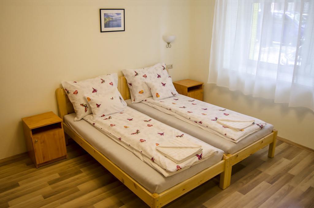 Csongradi Vendegvaro Apartmanok, Szarka Haz 外观 照片