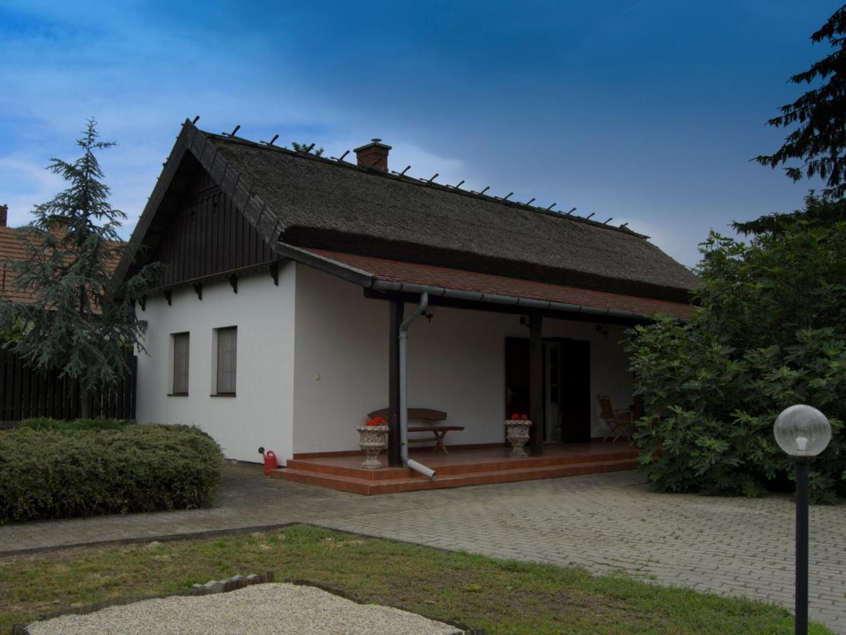 Csongradi Vendegvaro Apartmanok, Szarka Haz 外观 照片